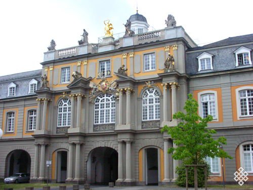 Боннский университет{{en: University of Bonn}}